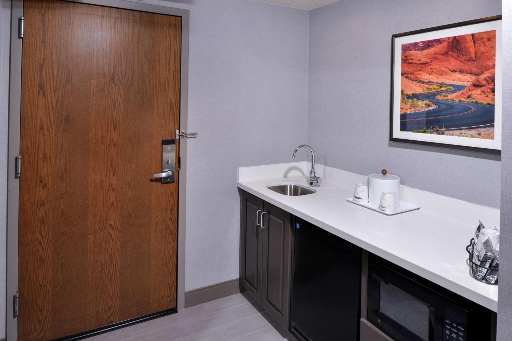 Hampton Inn & Suites Carson City Bagian luar foto